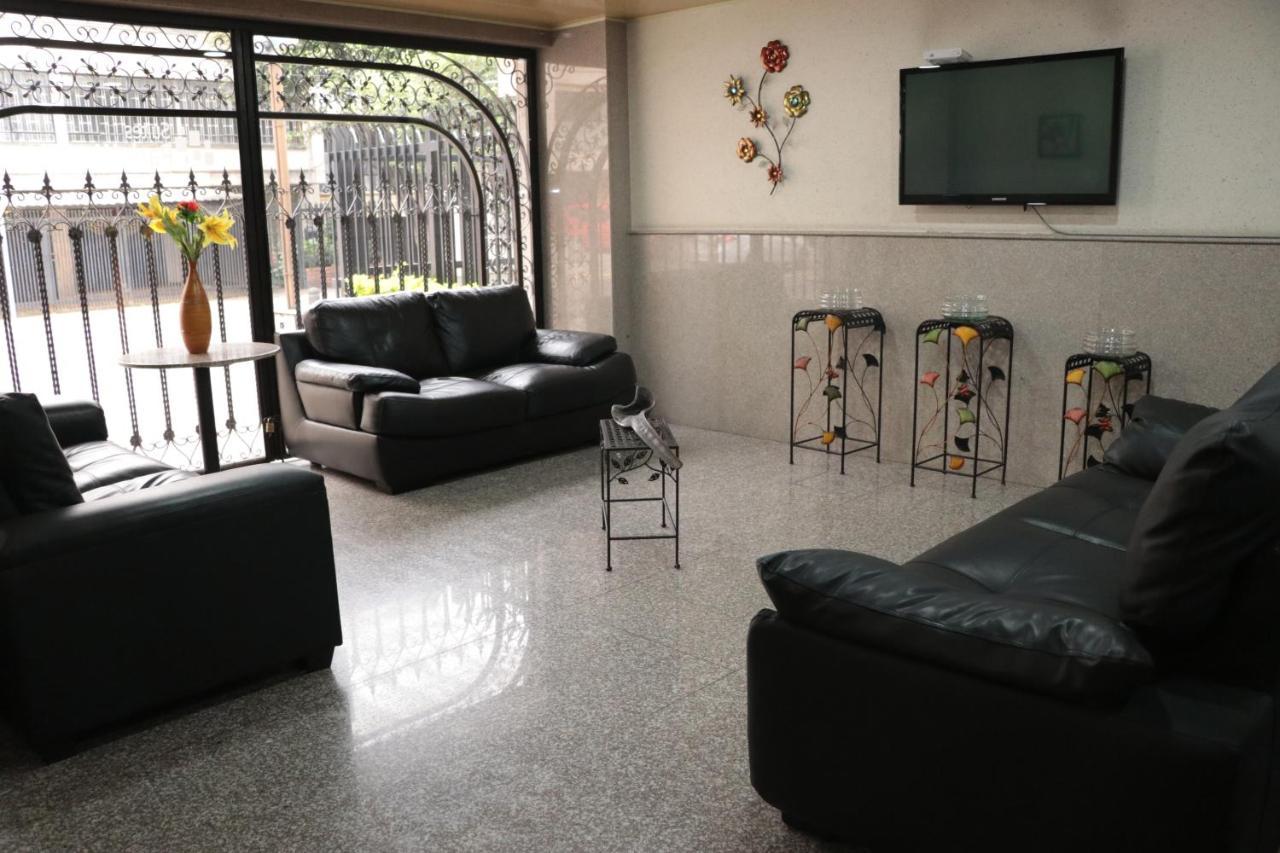 Hoteles Bogota Inn Park Way Zewnętrze zdjęcie